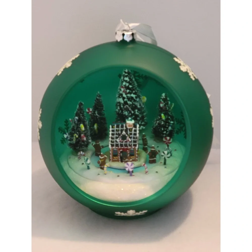 Vtg Mr Christmas Sparkling Scene Ornament Animated musical Gingerbread‎ Village